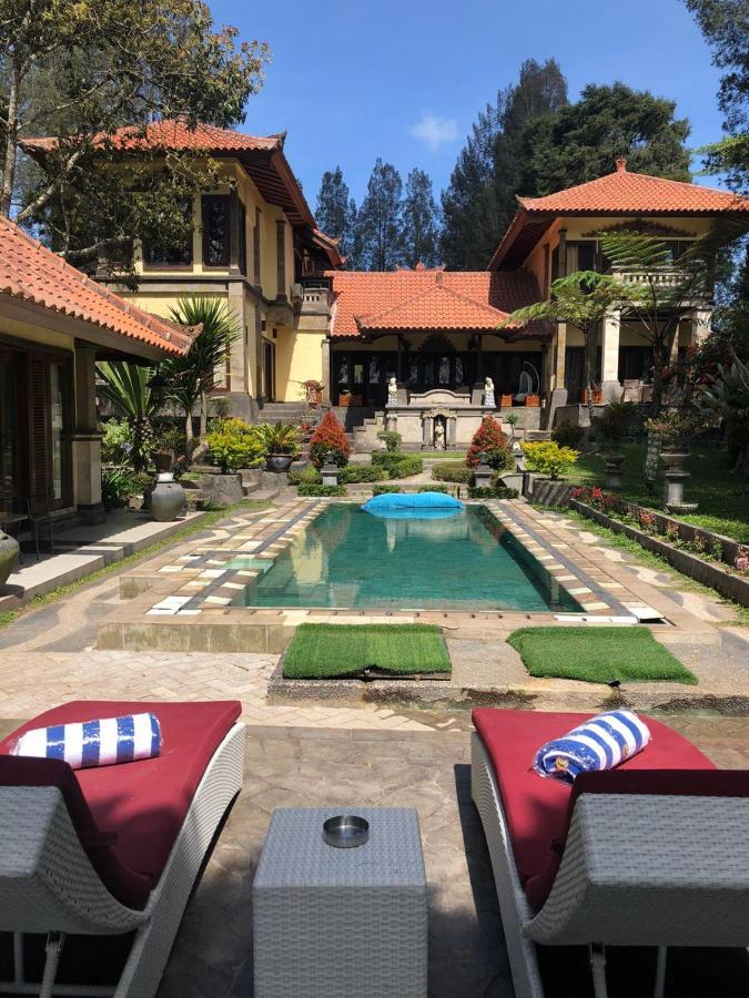 Balinese Villa In Berastagi Eksteriør billede