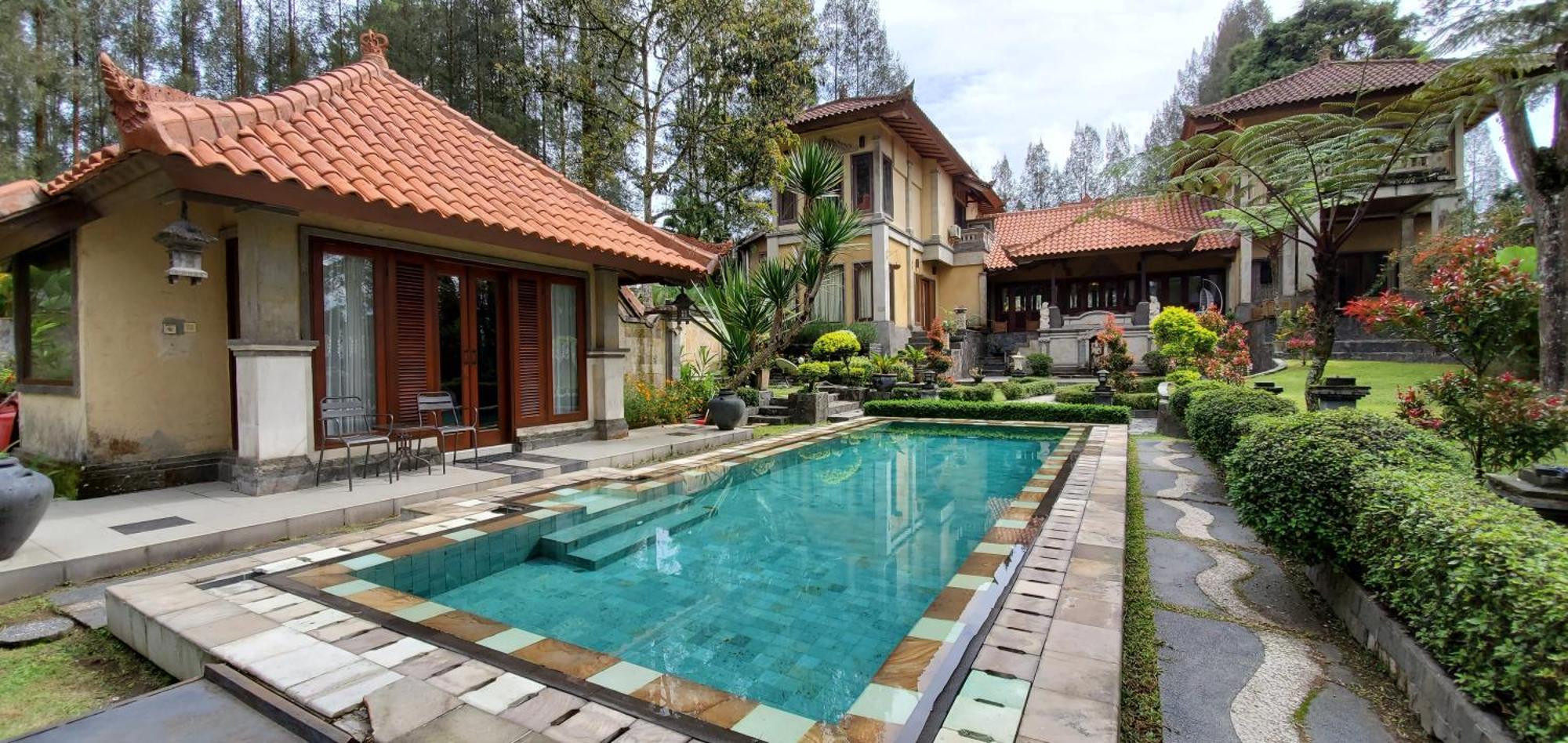Balinese Villa In Berastagi Eksteriør billede